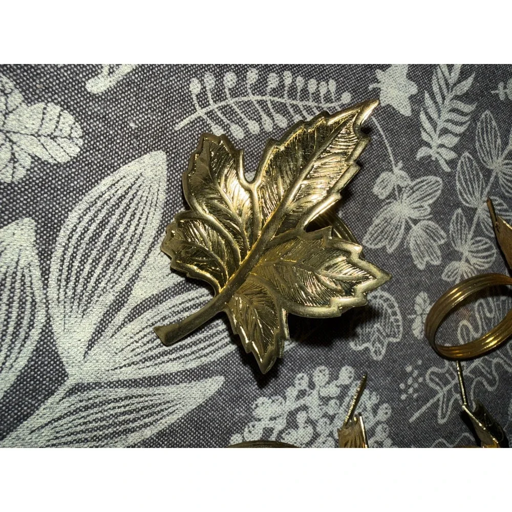 N/A gold tone